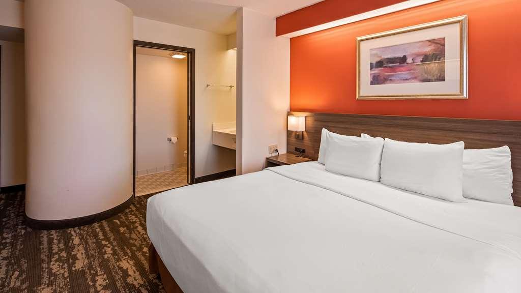 Charlevoix Inn & Suites Surestay Collection By Best Western Номер фото